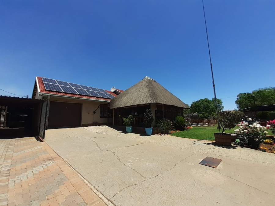 3 Bedroom Property for Sale in Vaalpark Free State